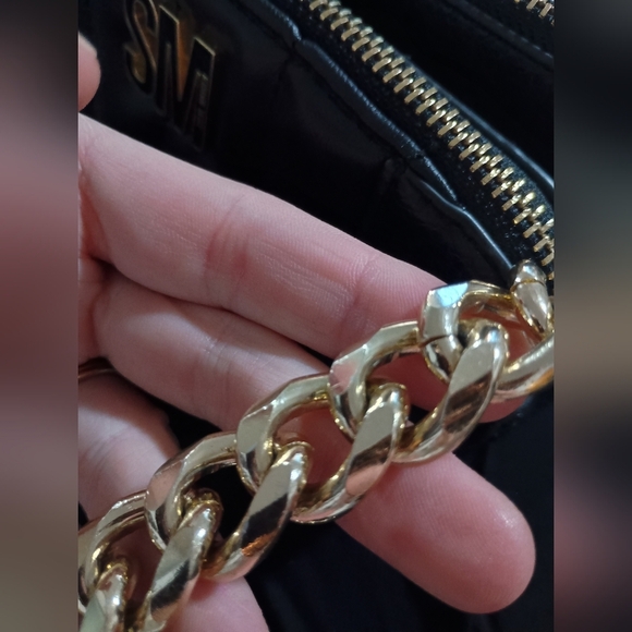 Steve Madden Black and Gold Crossbody Bag with Chain Strap - Picture 5 of 8